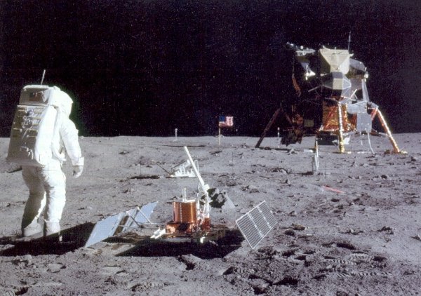 Аполлон-11 лунный грунт
